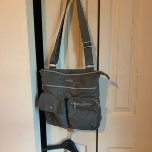 Baggallini grey crossbody with yellow interior